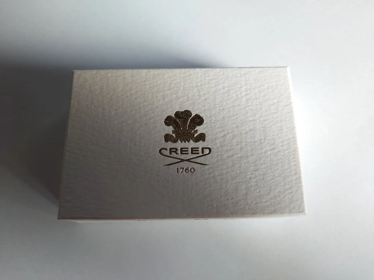 Creed Mini Set Met 8 Fantastische Geuren In Wit Lederen Wallet Voor Dames 1 Creed Mini Set Met 8 Fantastische Geuren In Wit Lederen Wallet Voor Dames